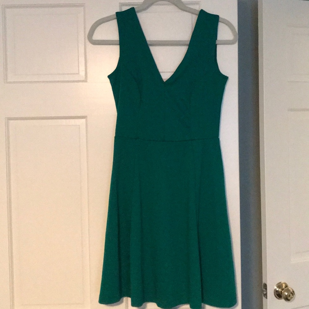Fit and flare vneck kelly green dress